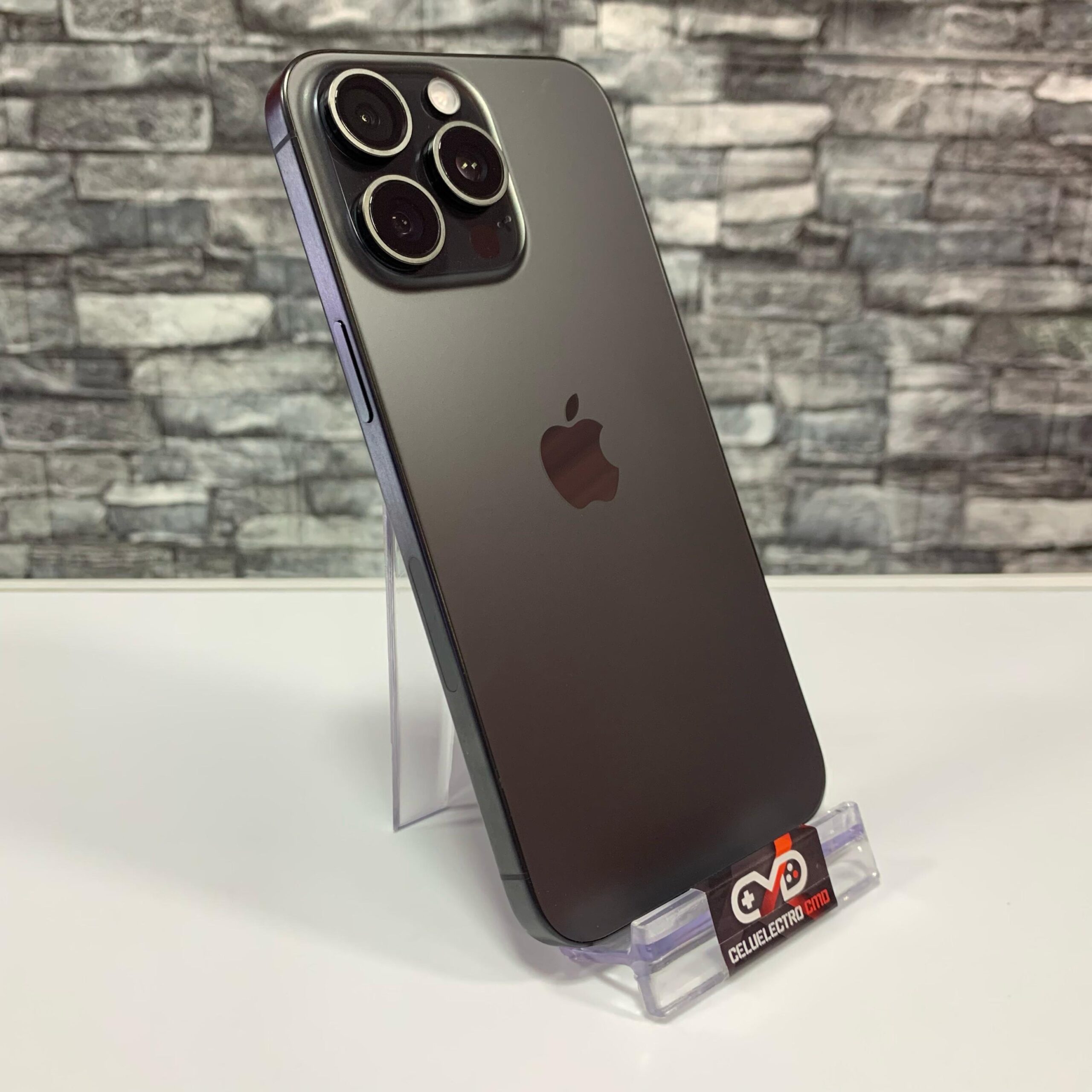 iPhone 15 Pro Max frontal