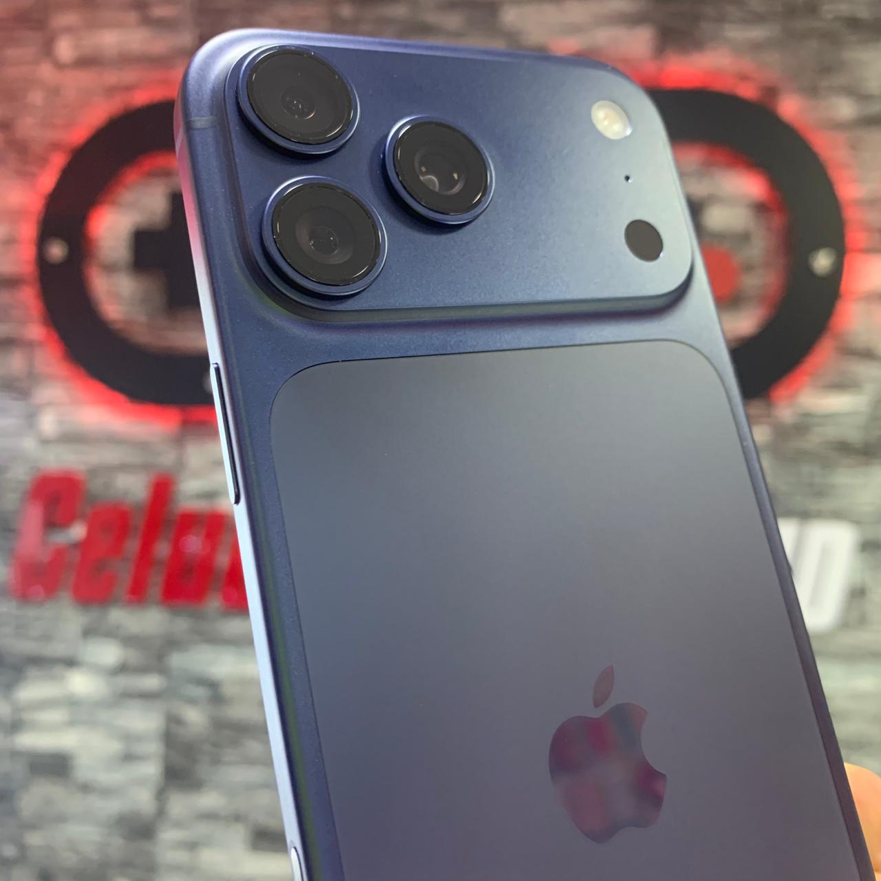 iPhone 17 Pro Max lateral