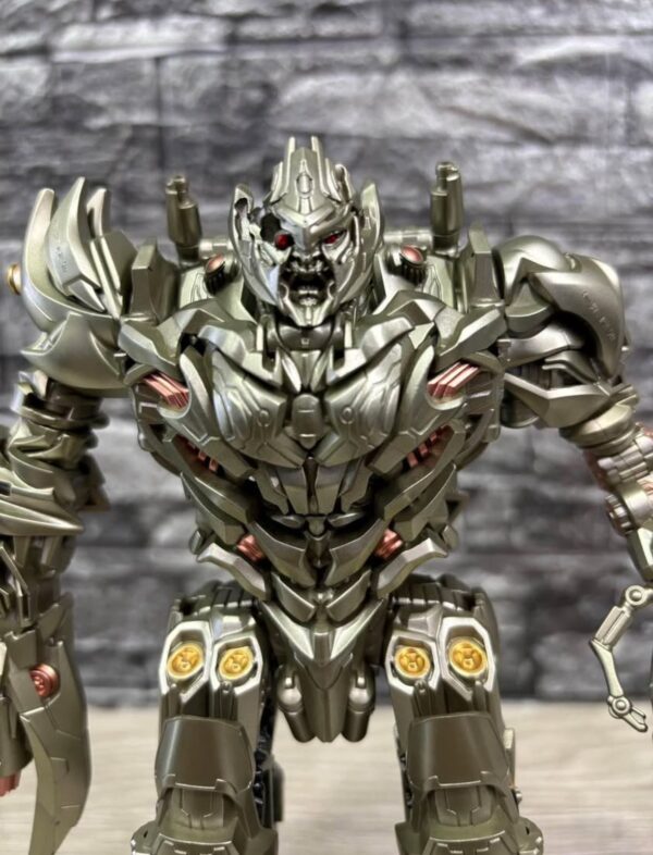 FIGURA DE COLECCIÓN TRANSFORMERS MEGATRON