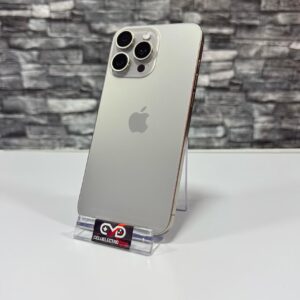 IPHONE 15 PRO / TIPO EXHIBICION