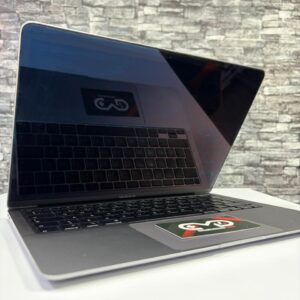 MacBook Air / 256GB / 8 RAM / 13 Pulgadas / Intel Core i3 de 2 núcleos / 2020 /Buen estado