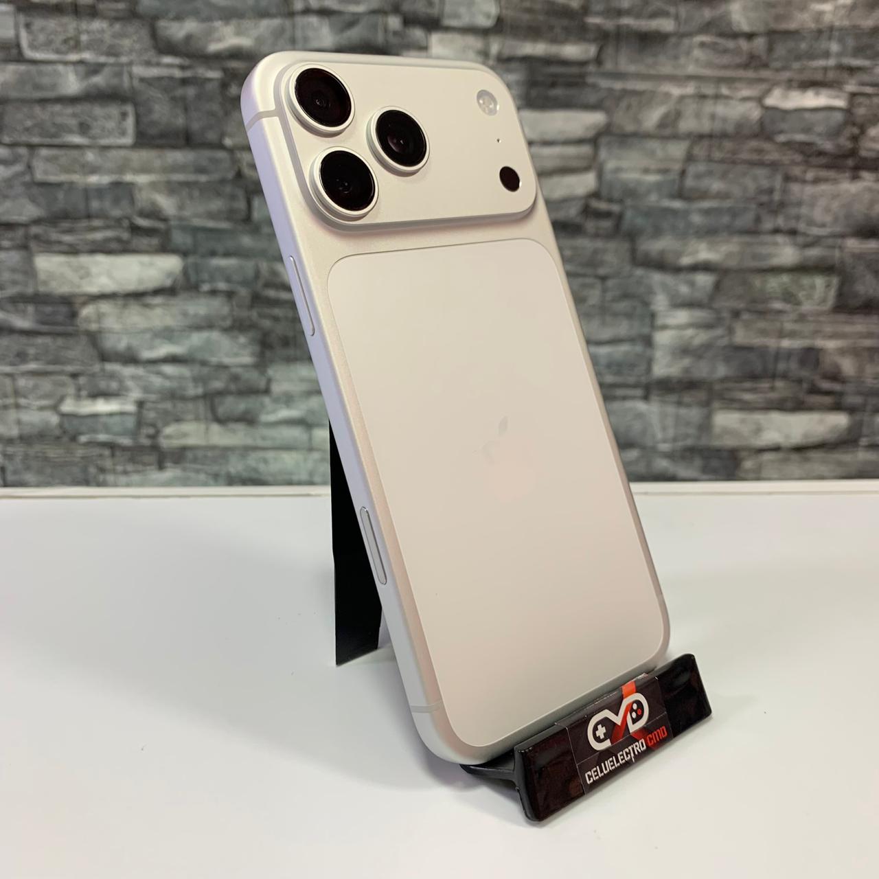 iPhone 17 Pro Max / Seminuevo - Imagen 17